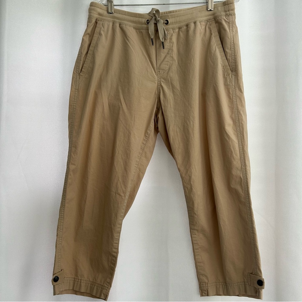 L.L. Bean Women's stretch rip stop pull on Tan Capris